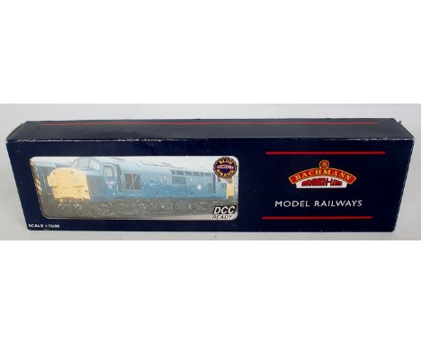 Bachmann 32-776 Class 37/0 Diesel BR Green Split Head, Code D6707, DCC Ready (M-BNM)