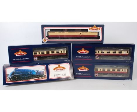 Bachmann OO Gauge Locomotive and Crimson Coach Group, to include 31-955 A4 "60013" Dominion of New Zealand BR Green, and coac
