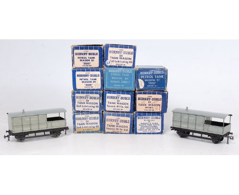 10 Dublo tank wagons, 3x Vacuum, 1x Mobil, 3x Esso silver, 3x Shell Lubricating Oil, all (VG-E-near M) (BF-VG) with 1x Power 