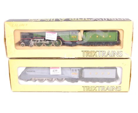 Trix Trains 1060 LNER green 'AA Peppercorn' engine and tender together with 1195 LNER two tone grey class A4 'Silver Link' (G