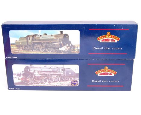 Bachmann Boxed Locomotive Group, 00 Gauge, 2 examples to include 32-502 Standard Class 5MT No.73082 "Camelot" BR Black and 1B