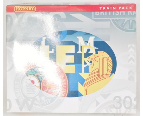Hornby R2365M 'The Queen of Scots' train pack containing BR green class A3 engine and tender 'Blink Bonny' and 3 later series
