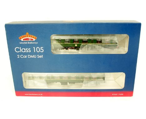 Bachmann 31-326 Class 105 Two Car DMU, BR Green with Speed Whiskers, 8 DCC, (M-BNM)