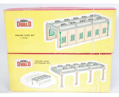 Two H-Dublo plastic buildings kits,5005 engine shed and 5006 engine shed extension kit, both complete (E) both picture (BE)