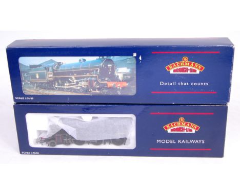 Bachmann 00 Gauge Locomotive Group, 2 examples to include No.31-708 B1 No.60013 Gazelle BR Black Late Crest, and No.31-712 B1