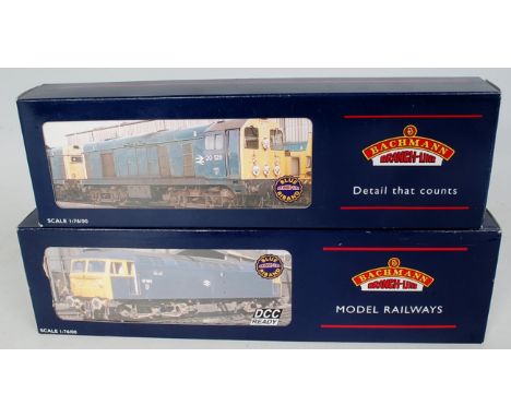 Bachmann Diesel Locomotive Group, 2 examples to include 32-800 Class 47 Diesel D1500 Two Tone Green, Half Yellow Ends, 4 Digi