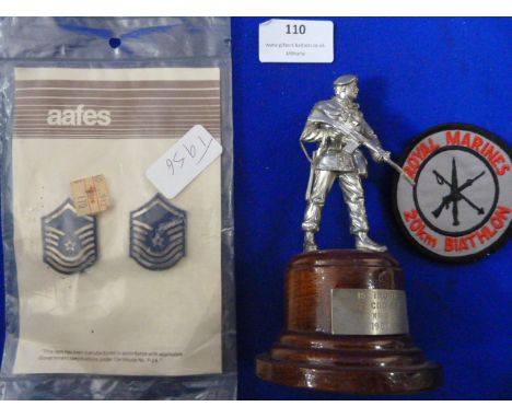 Commemorative Royal Marine Figure - 15 Troop, 42 Commando 1984, Royal Marines Cloth Patch and Pair of Metal American Rank Che