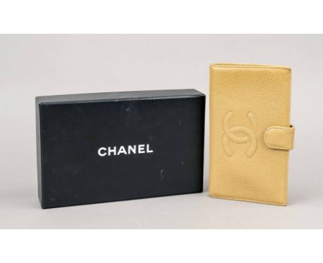 Chanel, Large Vintage Caviar Leather Wallet, karamellfarbenes Kaviarleder, goldfarbene Hardware, kleine Überschlagslasche mit