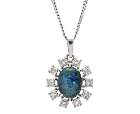 Opal-Diamant-Anhänger WG 585/000 mit einer ovalen Opaltriplette 9,7 x 7,4 mm in blaugrünem Farbenspiel und 10 Achtkant-Diaman