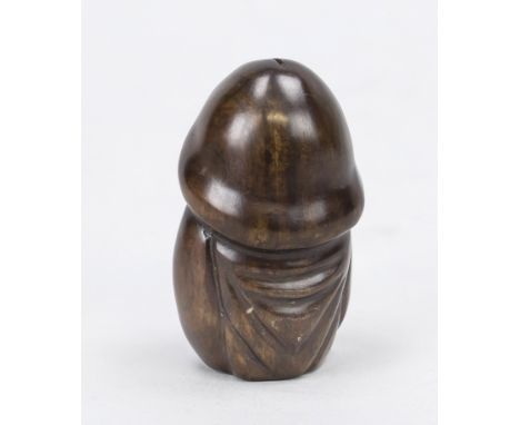 Erotisches Netsuke, Japan, 19./20. Jh., wohl Buchsbaumschnitzerei mit beiden Geschlechtern. Unter dem Boden in kleiner Beinka