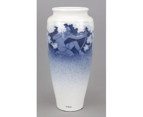 Große Jugendstil Vase, Royal Copenhagen, Dänemark, Marke vor 1923, u. sign. R. Böcher (1887-1953), wurde 1934 Leiter der Unte