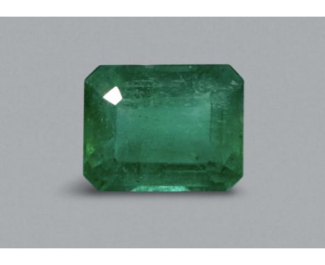 AN UNMOUNTED ZAMBIAN EMERALD
Featuring an octagonal step cut emerald, weighing 4.837 Cts, measuring approximately 10.47 x 8.3