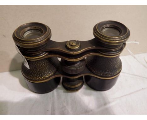 Small pair of binoculars with integral compass The Lynx by Lawrence and Mayo. P&amp;P Group 1 (£14+VAT for the first lot and 
