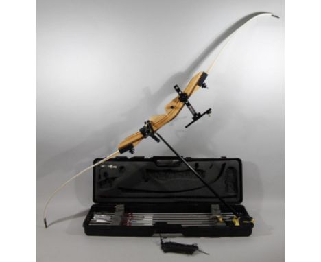 A modern polished wooden Internature and other bow and arrow set, of modern construction, (cased), 83cm wide.