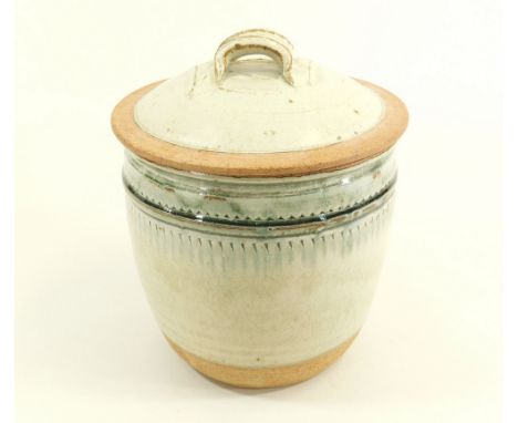 RICHARD BATTERHAM. A large lidded storage jar with band of chattered decoration. Height 26cm. Diameter 22cm.