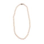 A CULTURED PEARL NECKLACE