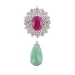 A RUBY, EMERALD AND WHITE STONE BROOCH