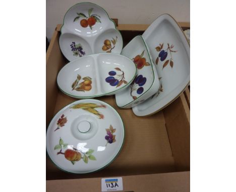 Royal Worcester 'Eavesham' ceramics in one box 
