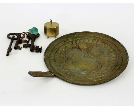Four old metal keys, a brass dish and a brass tea caddy
