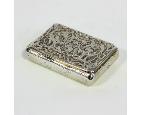 An early 19th Century Austro-Hungarian silver gilt snuff box, Vienna, the hinged cover decorated birds perched within scrollw