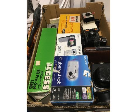 1 BOX OF VINTAGE CAMERAS