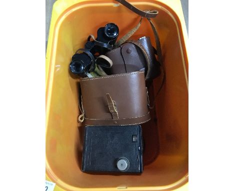 1 BOX OF VINTAGE  CAMERAS AND BINOCULARS
