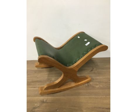 VINTAGE GOUT STOOL