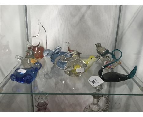 SHELF OF 11 PIECES LAMPWORK GLASS ANIMALS ETC