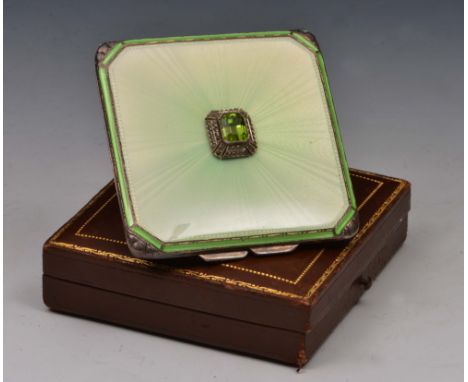 Ladies compact in the Art Deco style, with green enamel decoration, in original box