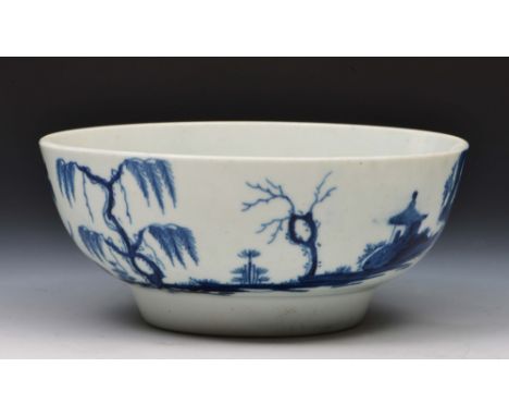 Worcester blue and white bowl circa 1755-1765, decorated underglaze the landslip pattern, with workman's mark X, 15cm diamete