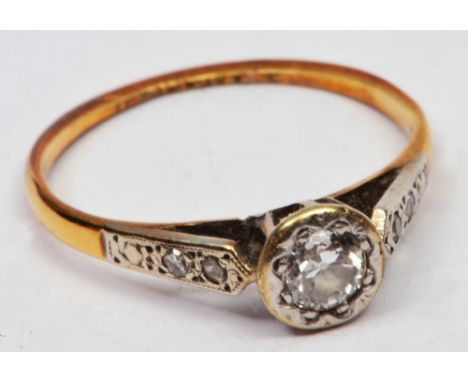 18ct gold ring  with solitaire diamond setting