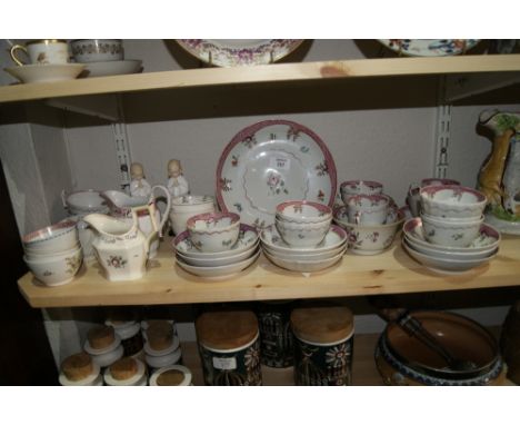 Collection of New Hall porcelain to include various tea bowls, jugs and a serving dish