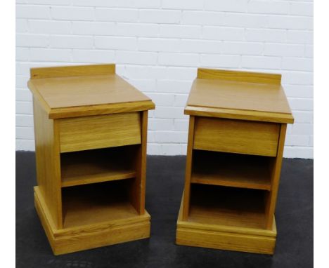 A pair of light oak bedside cabinets, 66 x 40cm, (2) 