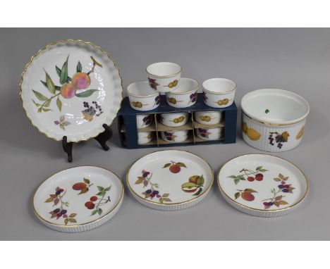 A Collection of Royal Worcester Evesham Oven To Table Dinnerwares to comprise Ramekins, Flan Dish Etc 