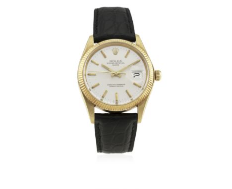 A RARE GENTLEMAN'S 18K SOLID GOLD ROLEX OYSTER PERPETUAL DATE WRIST WATCH CIRCA 1974, REF. 1503 WITH TAG
D: Silver dial with 