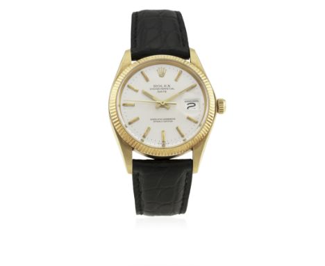 A RARE GENTLEMAN'S 18K SOLID GOLD ROLEX OYSTER PERPETUAL DATE WRIST WATCH CIRCA 1974, REF. 1503 WITH TAG
D: Silver dial with 