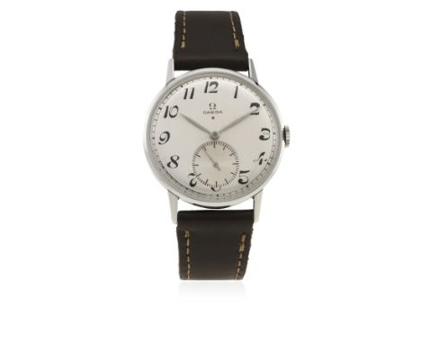 A GENTLEMAN'S LARGE SIZE STAINLESS STEEL OMEGA WRIST WATCH CIRCA 1944, REF. 2272-6&nbsp;
D: Brushed silver dial with black Ar