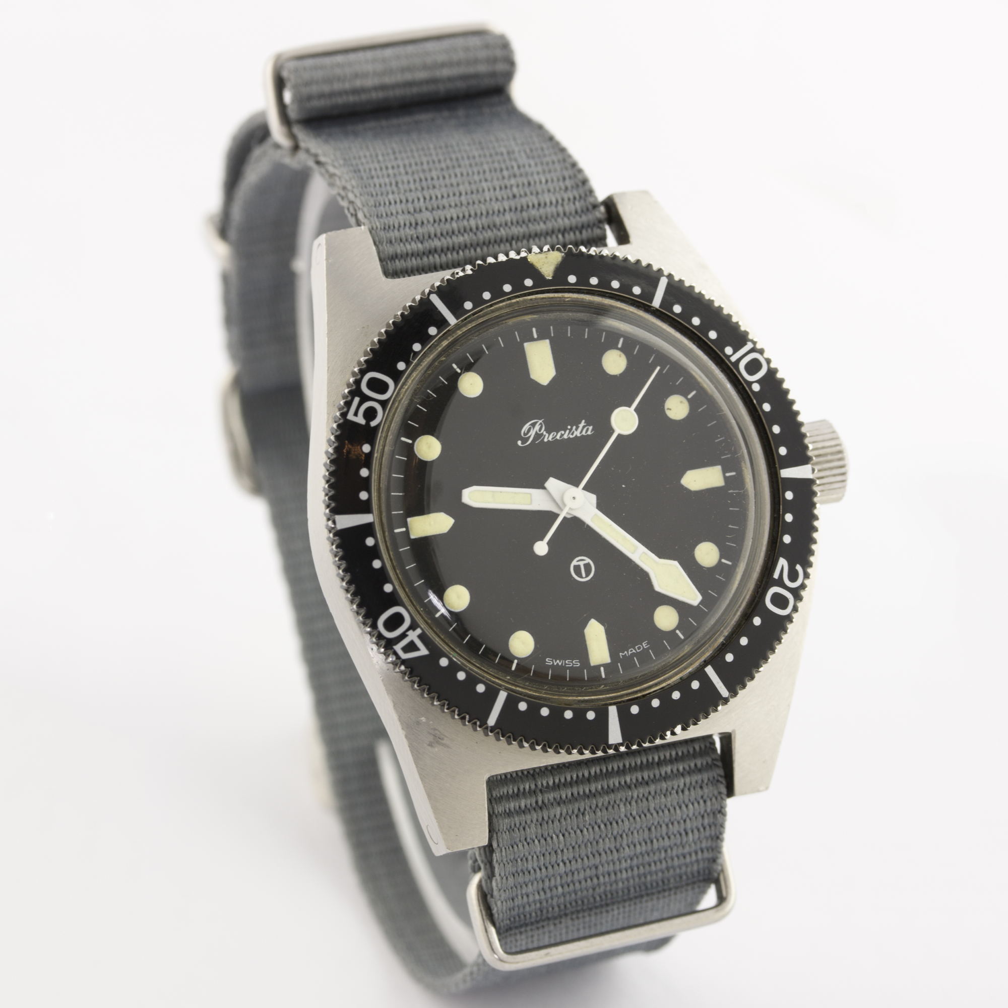 A RARE GENTLEMAN'S STAINLESS STEEL BRITISH MILITARY PRECISTA ROYAL NAVY ...