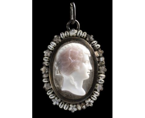 A NEOCLASSICAL SILVER ENAMELED PENDANT SET WITH A THREE-LAYERED AGATE CAMEO. PORTRAIT OF A BACCHANTE.  18th century Stone 20x