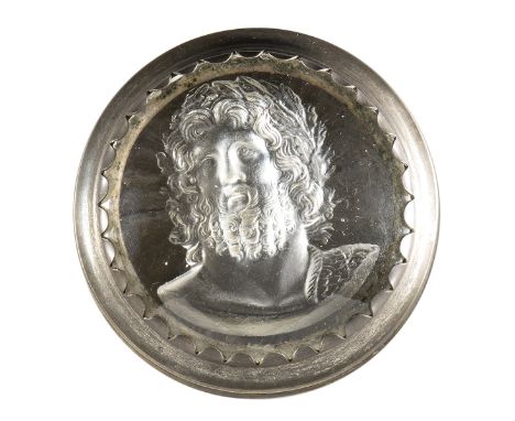 A  SILVER BOX WITH A GLASS IMPRESSION. BUST OF JUPITER. 19th centuryH Max. 56 mm; Diam. 90 mmLarge glass intaglio from an imp