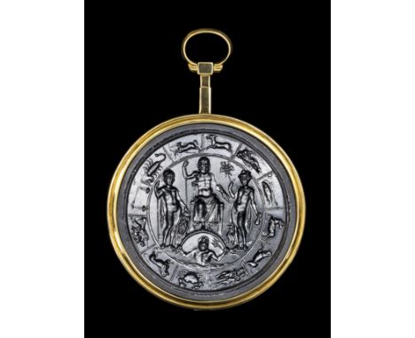 A LARGE GRAND TOUR GLASS IMPRESSION SET IN A GOLD PENDANT. FOUR DEITIES INSIDE THE ZODIACAL CIRCLE. 19th centuryDiam. 58 mm; 