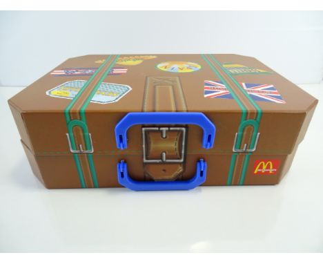 MCDONALDS - TY TEENIE BEANIE BABIES - Happy Meal Presentation Case 1999 - Complete set of 12 figures in brown luggage present