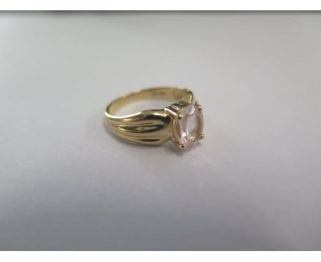 A 14ct yellow gold morganite ring size K - approx weight 3.7 grams - in good condition 