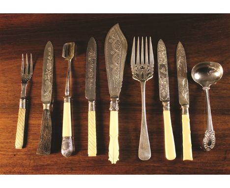 A Collection of Silver Plated Servers: A marrow scoop with silver capped handle hallmarked Sheffield 1893. Four bread knifes 