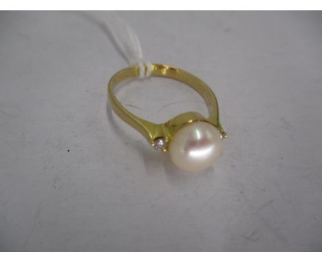 Pearl and 2 Stone Diamond Ring on Yellow Metal, 3.1g, Size P 