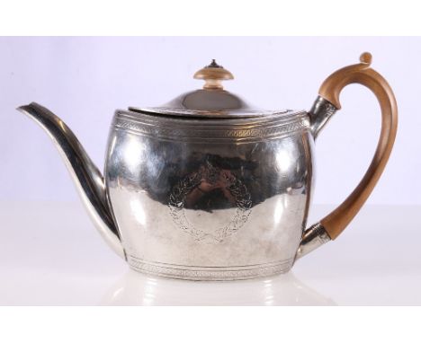 George III silver tea pot by&nbsp;Robert Hennell&nbsp;I &amp; David Hennell&nbsp;II, London 1798, 386g gross and silver plate