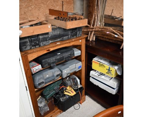 Used power tools including boxed Bosch POF 50 plunging router set, belt sander, circular saw, Ryobi router, etc. lot also inc