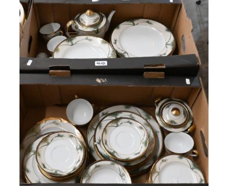 A Japanese Soho china dinner/tea service, 92 pieces (2 boxes) 