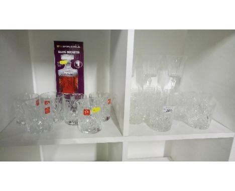 6 X C.R.CRYSTAL GLASSES & PRIMA DECANTER & 15 OTHER GLASSES