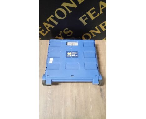 FOLD UP ROLLER TROLLEY